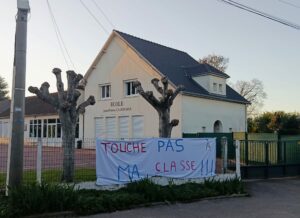 Lire la suite à propos de l’article Quelle école en 2035 ? Entre baisse démographique et choix politiques, un débat sous tension